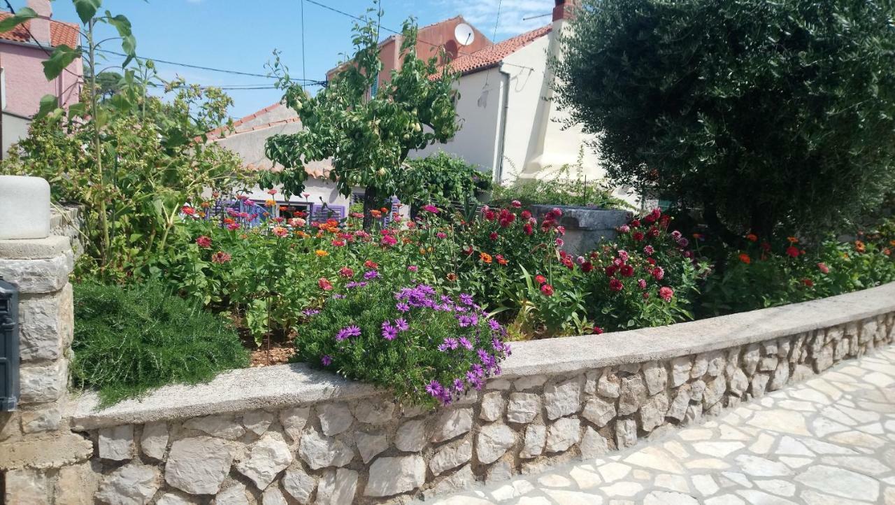 Apartmani Antonio Veli Losinj Bagian luar foto